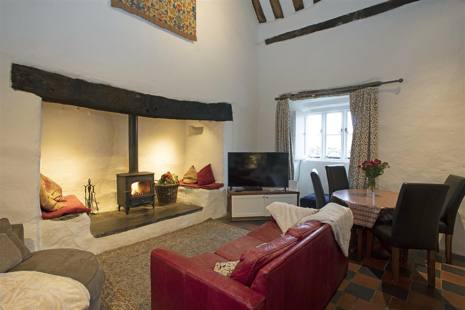 Farmhouse Living Rom.jpg